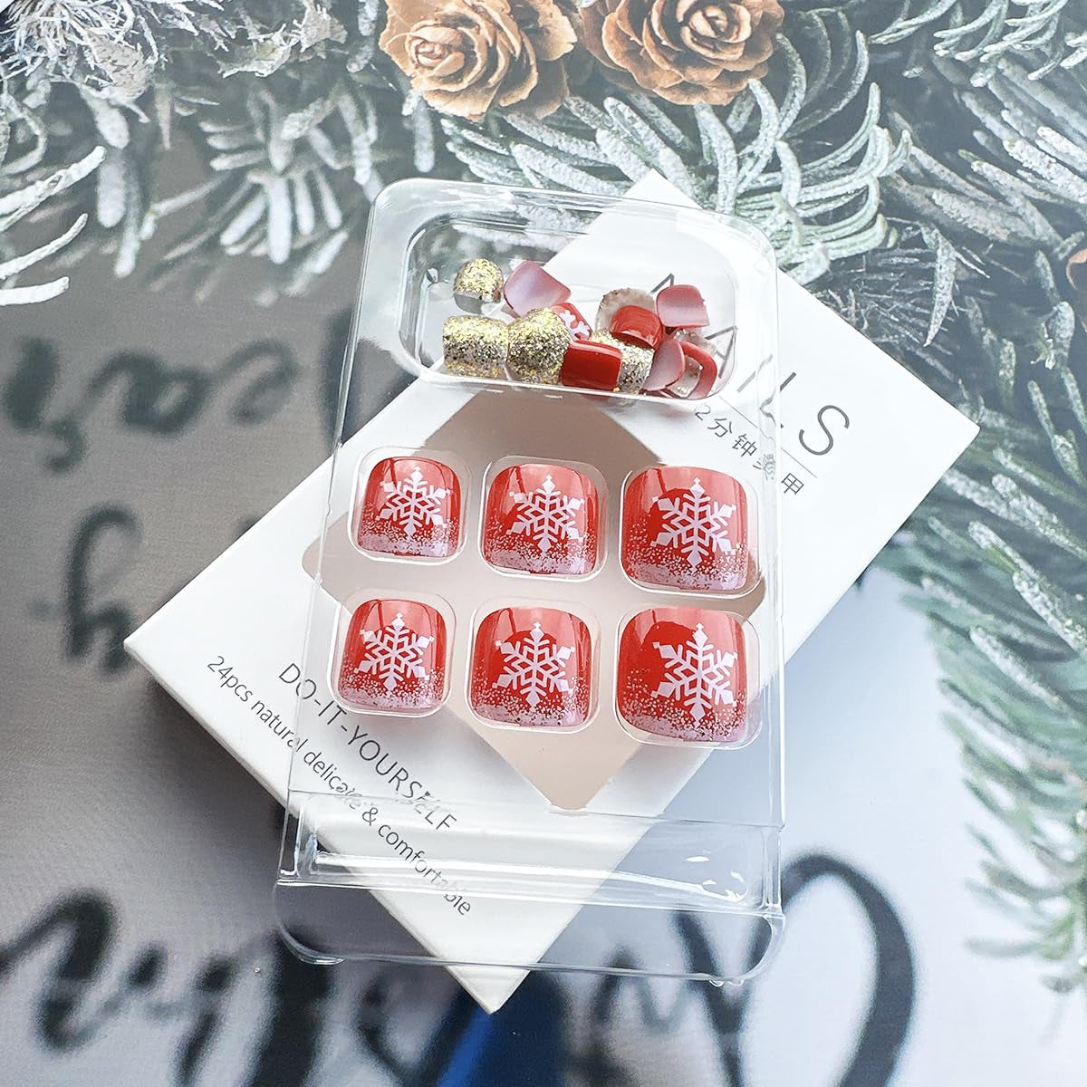 24Pcs Christmas Press on Toenails Short Square Shape Nails New Year Snowflake Fake Toe Nails with Gold Glitter Designs Red Xmas Acrylic Nails Full Cover Glue on Nails Winter False Toenails for Women